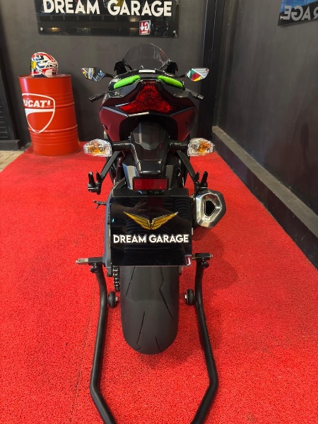 KAWASAKI ZX 10 R NINJA /2020 EXCLUSIVO VEÍCULOS SANTA CRUZ DO SUL / Carros no Vale