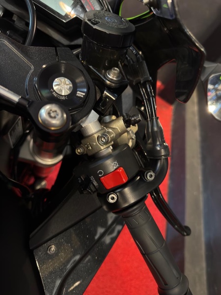 KAWASAKI ZX 10 R NINJA /2020 EXCLUSIVO VEÍCULOS SANTA CRUZ DO SUL / Carros no Vale