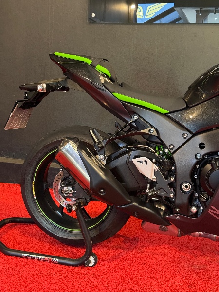 KAWASAKI ZX 10 R NINJA /2020 EXCLUSIVO VEÍCULOS SANTA CRUZ DO SUL / Carros no Vale