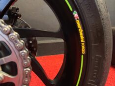 KAWASAKI ZX 10 R NINJA /2020 EXCLUSIVO VEÍCULOS SANTA CRUZ DO SUL / Carros no Vale