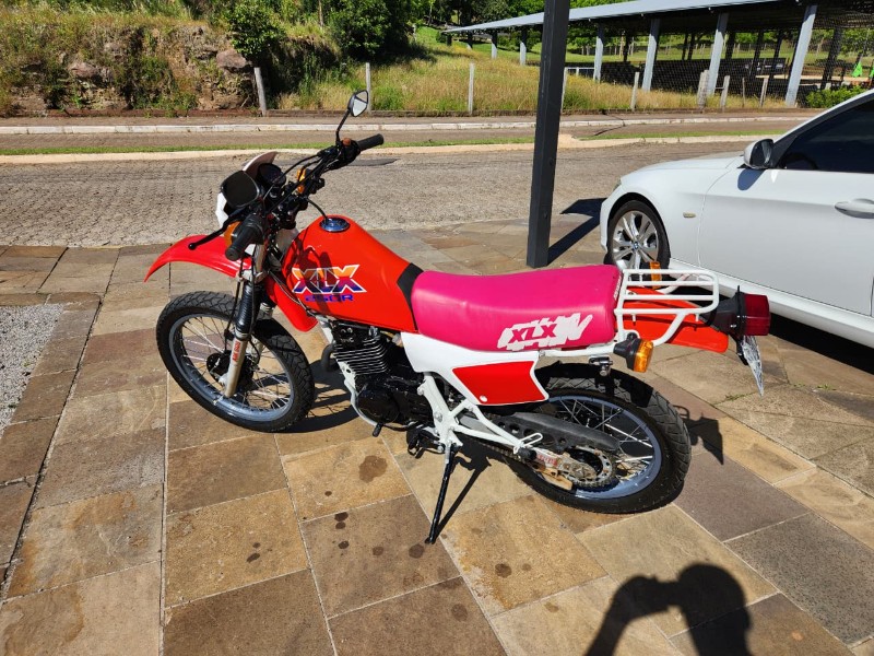 HONDA XLX 250R VERMELHA 1989/1989 TS VEÍCULOS ANTA GORDA / Carros no Vale