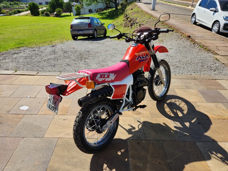 HONDA XLX 250R VERMELHA 1989/1989 TS VEÍCULOS ANTA GORDA / Carros no Vale