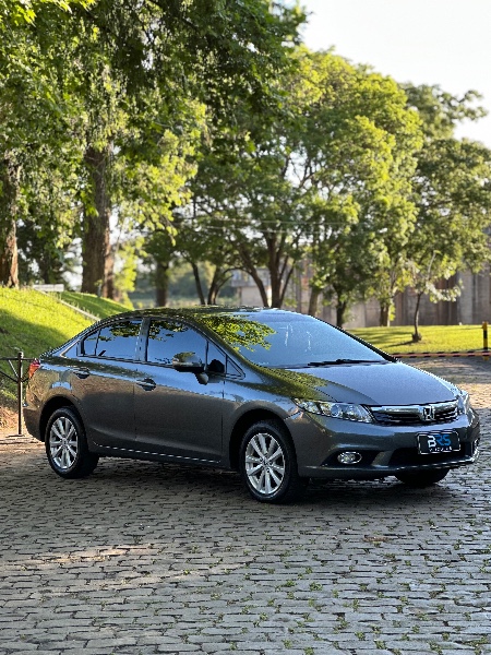 HONDA CIVIC 2.0 LXR 16V 2015/2015 BRS VEÍCULOS BOM RETIRO DO SUL / Carros no Vale