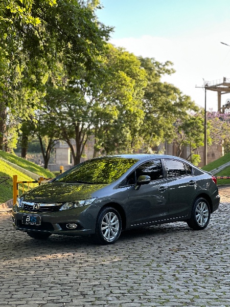 HONDA CIVIC 2.0 LXR 16V 2015/2015 BRS VEÍCULOS BOM RETIRO DO SUL / Carros no Vale