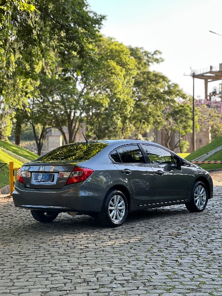 HONDA CIVIC 2.0 LXR 16V 2015/2015 BRS VEÍCULOS BOM RETIRO DO SUL / Carros no Vale