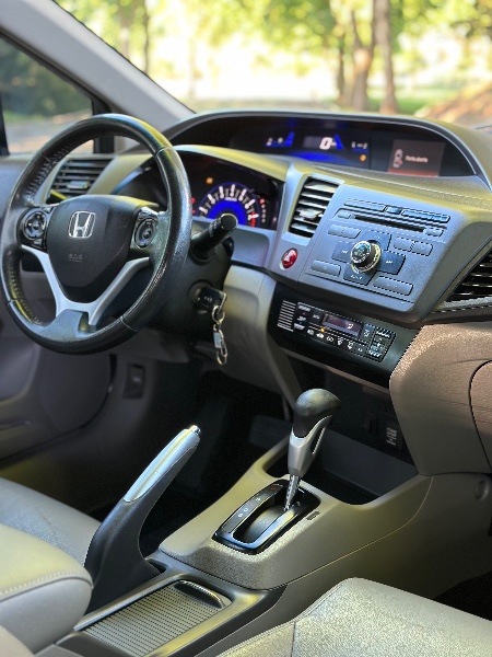 HONDA CIVIC 2.0 LXR 16V 2015/2015 BRS VEÍCULOS BOM RETIRO DO SUL / Carros no Vale