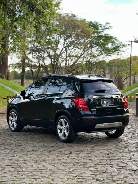 CHEVROLET TRACKER 1.8 LTZ AT 2015/2015 BRS VEÍCULOS BOM RETIRO DO SUL / Carros no Vale