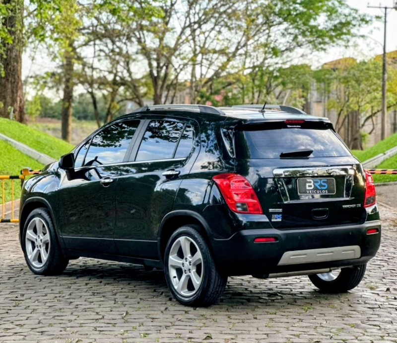 CHEVROLET TRACKER 1.8 LTZ AT 2015/2015 BRS VEÍCULOS BOM RETIRO DO SUL / Carros no Vale