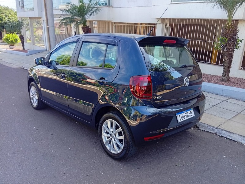 VOLKSWAGEN FOX 1.6 ROCK IN RIO 2013/2014 ALTERNATIVA VEÍCULOS LAJEADO / Carros no Vale