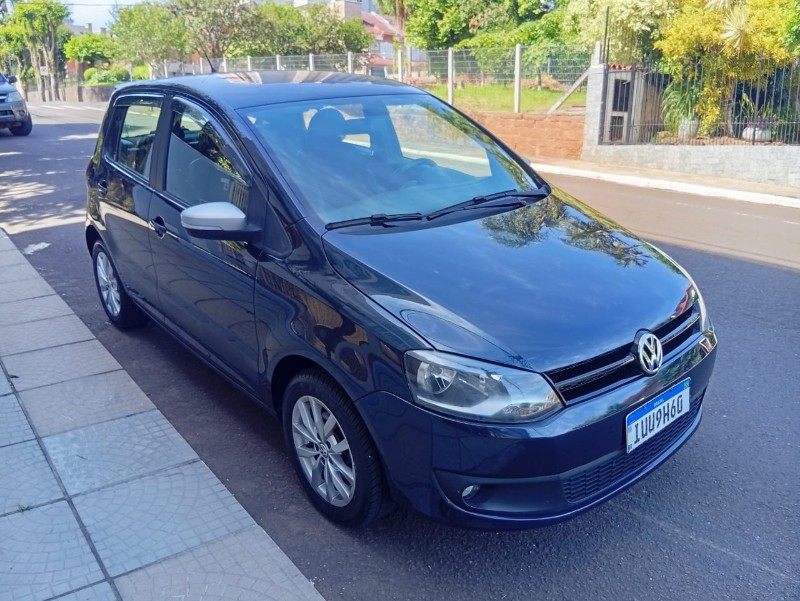 VOLKSWAGEN FOX 1.6 ROCK IN RIO 2013/2014 ALTERNATIVA VEÍCULOS LAJEADO / Carros no Vale