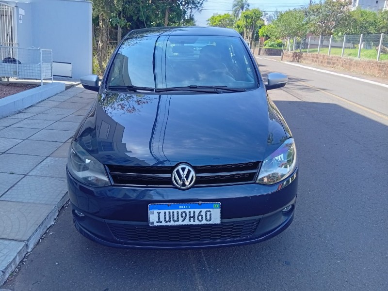 VOLKSWAGEN FOX 1.6 ROCK IN RIO 2013/2014 ALTERNATIVA VEÍCULOS LAJEADO / Carros no Vale