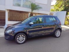 VOLKSWAGEN FOX 1.6 ROCK IN RIO 2013/2014 ALTERNATIVA VEÍCULOS LAJEADO / Carros no Vale
