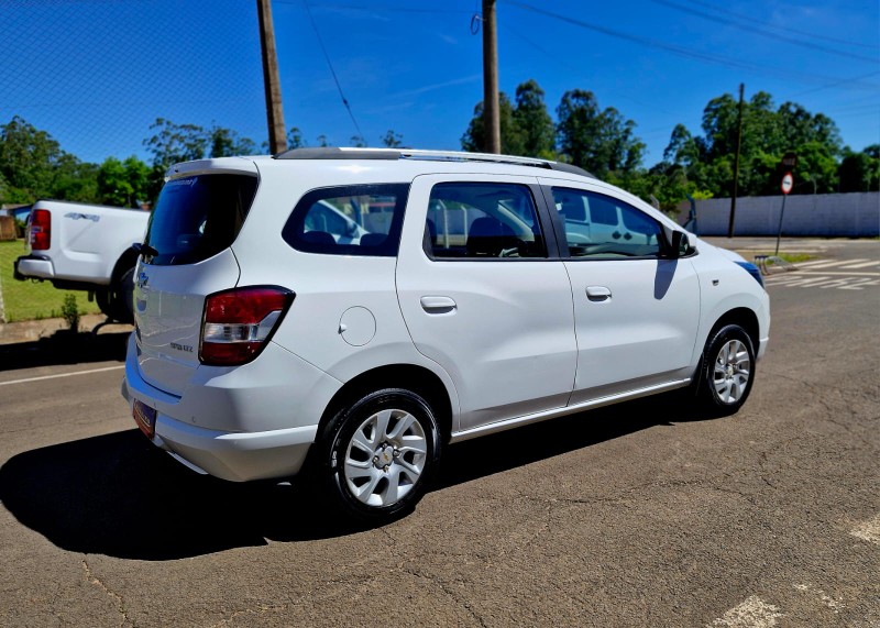 CHEVROLET SPIN 1.8 LTZ 2013/2013 CRUZEIRO MULTIMARCAS CRUZEIRO DO SUL / Carros no Vale
