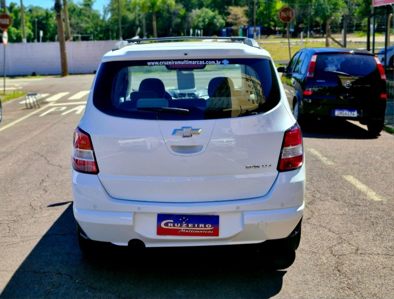 CHEVROLET SPIN 1.8 LTZ 2013/2013 CRUZEIRO MULTIMARCAS CRUZEIRO DO SUL / Carros no Vale