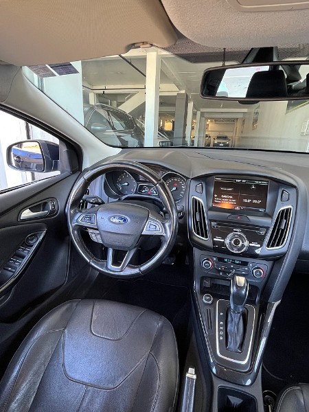 FORD FOCUS SEDAN FASTBACK TITANIUM 2.0 16V 2016 2016/2016 BOSCO AUTOMÓVEIS GUAPORÉ / Carros no Vale