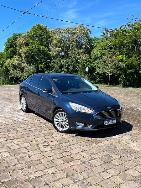 FORD FOCUS SEDAN FASTBACK TITANIUM 2.0 16V 2016 2016/2016 BOSCO AUTOMÓVEIS GUAPORÉ / Carros no Vale