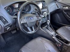 FORD FOCUS SEDAN FASTBACK TITANIUM 2.0 16V 2016 2016/2016 BOSCO AUTOMÓVEIS GUAPORÉ / Carros no Vale