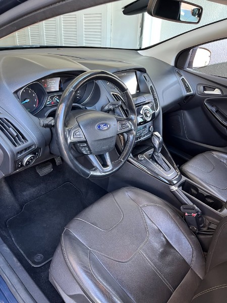 FORD FOCUS SEDAN FASTBACK TITANIUM 2.0 16V 2016 2016/2016 BOSCO AUTOMÓVEIS GUAPORÉ / Carros no Vale