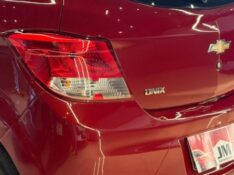 CHEVROLET ONIX HATCH JOY 1.0 8V FLEX 5P MEC. 2017/2018 JM AUTOMÓVEIS VENÂNCIO AIRES / Carros no Vale