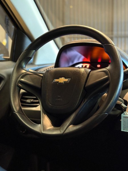 CHEVROLET ONIX HATCH JOY 1.0 8V FLEX 5P MEC. 2017/2018 JM AUTOMÓVEIS VENÂNCIO AIRES / Carros no Vale