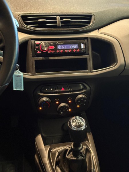 CHEVROLET ONIX HATCH JOY 1.0 8V FLEX 5P MEC. 2017/2018 JM AUTOMÓVEIS VENÂNCIO AIRES / Carros no Vale