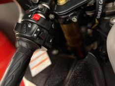 SUZUKI MOTOS GSX 1300 R HAYABUSA /2010 EXCLUSIVO VEÍCULOS SANTA CRUZ DO SUL / Carros no Vale