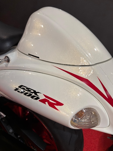 SUZUKI MOTOS GSX 1300 R HAYABUSA /2010 EXCLUSIVO VEÍCULOS SANTA CRUZ DO SUL / Carros no Vale