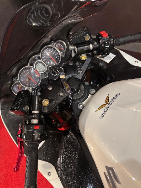 SUZUKI MOTOS GSX 1300 R HAYABUSA /2010 EXCLUSIVO VEÍCULOS SANTA CRUZ DO SUL / Carros no Vale