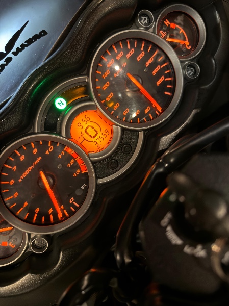 SUZUKI MOTOS GSX 1300 R HAYABUSA /2010 EXCLUSIVO VEÍCULOS SANTA CRUZ DO SUL / Carros no Vale