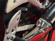 SUZUKI MOTOS GSX 1300 R HAYABUSA /2010 EXCLUSIVO VEÍCULOS SANTA CRUZ DO SUL / Carros no Vale