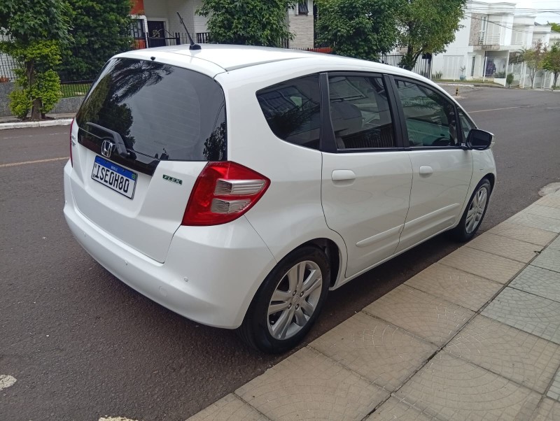 HONDA FIT 1.5 EX 2011/2012 ALTERNATIVA VEÍCULOS LAJEADO / Carros no Vale