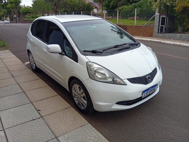 HONDA FIT 1.5 EX 2011/2012 ALTERNATIVA VEÍCULOS LAJEADO / Carros no Vale