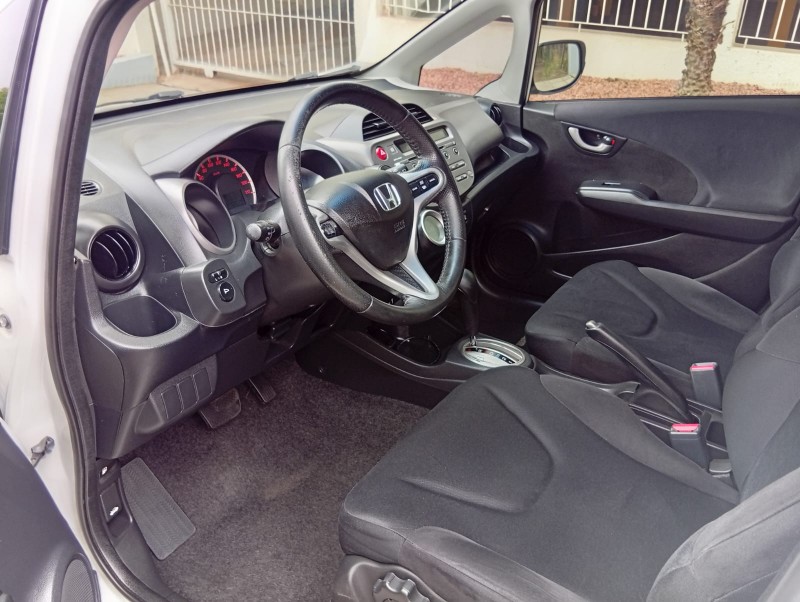 HONDA FIT 1.5 EX 2011/2012 ALTERNATIVA VEÍCULOS LAJEADO / Carros no Vale