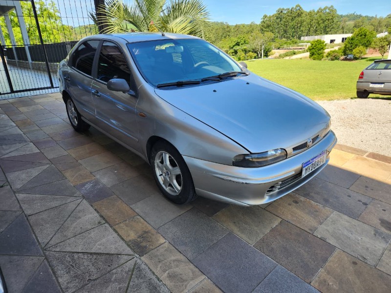 FIAT BRAVA 1.6 SX 16V 2002/2002 TS VEÍCULOS ANTA GORDA / Carros no Vale