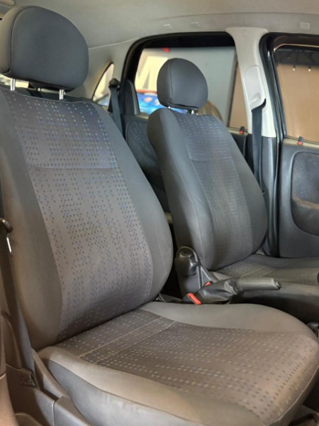 CHEVROLET CORSA HATCH MAXX 1.4 2011/2012 JM AUTOMÓVEIS VENÂNCIO AIRES / Carros no Vale