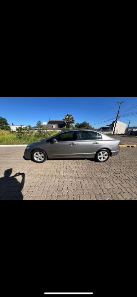 HONDA CIVIC 1.8 LXS 16V FLEX 4P MANUAL 2008/2008 ELY AUTOMÓVEIS LAJEADO / Carros no Vale