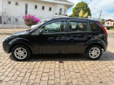 FORD FIESTA SE 1.0 8V FLEX 5P 2009/2009 COMPLETO VEÍCULOS GUAPORÉ / Carros no Vale
