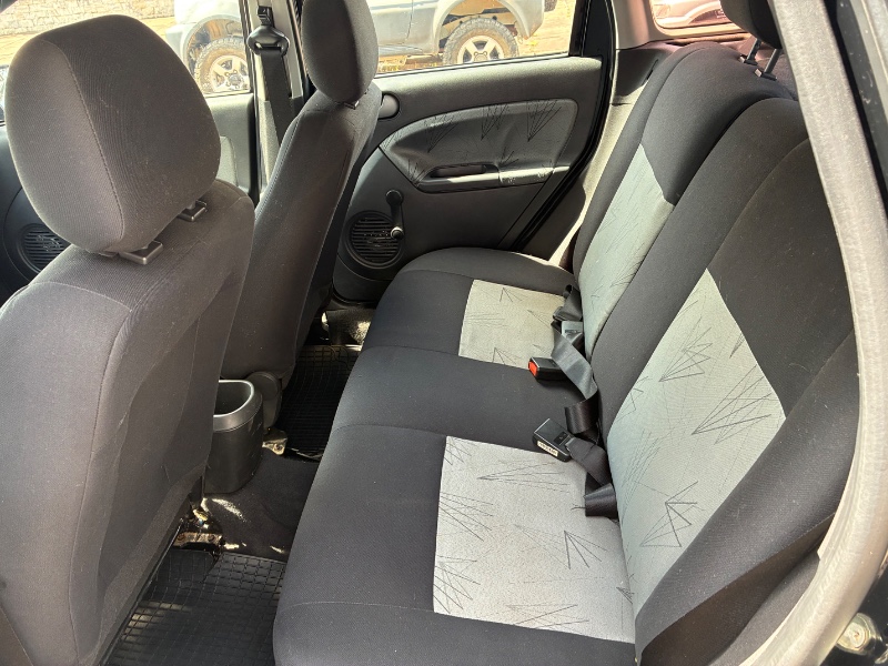 FORD FIESTA SE 1.0 8V FLEX 5P 2009/2009 COMPLETO VEÍCULOS GUAPORÉ / Carros no Vale