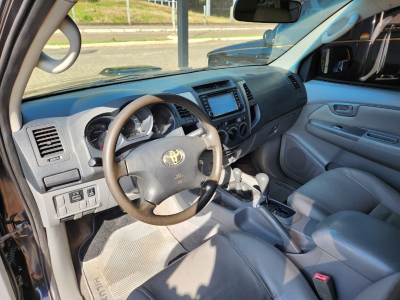 TOYOTA HILUX SRV 3.0 4X4 2006/2006 TS VEÍCULOS ANTA GORDA / Carros no Vale TOYOTA HILUX SRV 3.0 4X4 2006/2006 TS VEÍCULOS ANTA GORDA / Carros no Vale