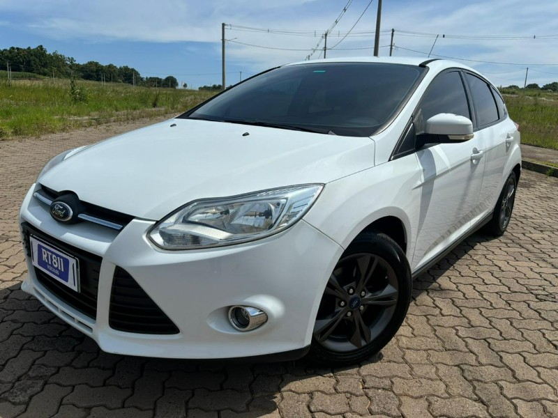 FORD FOCUS S 1.6 /2014 RT 811 VEÍCULOS ARROIO DO MEIO / Carros no Vale