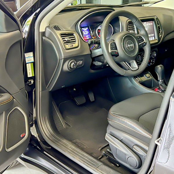 JEEP COMPASS LONGITUDE 2.0 4X2 16V 2018/2018 JOÃO CARROS MULTIMARCAS GUAPORÉ / Carros no Vale JEEP COMPASS LONGITUDE 2.0 4X2 16V 2018/2018 JOÃO CARROS MULTIMARCAS GUAPORÉ / Carros no Vale