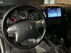 TOYOTA HILUX CD SR 4X4 /2015 IDEAL VEÍCULOS LAJEADO / Carros no Vale