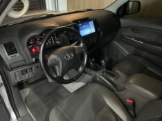 TOYOTA HILUX CD SR 4X4 /2015 IDEAL VEÍCULOS LAJEADO / Carros no Vale