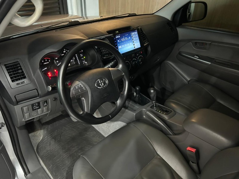 TOYOTA HILUX CD SR 4X4 /2015 IDEAL VEÍCULOS LAJEADO / Carros no Vale