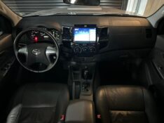 TOYOTA HILUX CD SR 4X4 /2015 IDEAL VEÍCULOS LAJEADO / Carros no Vale