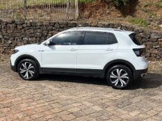 VOLKSWAGEN T-CROSS 1.4 HIGHLINE TSI 16V FLEX 4P AUTOMÁTICO 2021/2021 BOSCO AUTOMÓVEIS GUAPORÉ / Carros no Vale