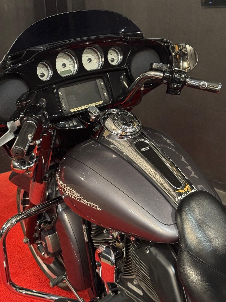 HARLEY DAVIDSON STREET GLIDE /2015 EXCLUSIVO VEÍCULOS SANTA CRUZ DO SUL / Carros no Vale HARLEY DAVIDSON STREET GLIDE /2015 EXCLUSIVO VEÍCULOS SANTA CRUZ DO SUL / Carros no Vale