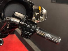 HARLEY DAVIDSON STREET GLIDE /2015 EXCLUSIVO VEÍCULOS SANTA CRUZ DO SUL / Carros no Vale