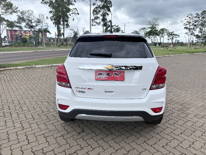 CHEVROLET TRACKER 1.4 16V TURBO FLEX LTZ AUTOMÁTICO 2017/2017 ELY AUTOMÓVEIS LAJEADO / Carros no Vale CHEVROLET TRACKER 1.4 16V TURBO FLEX LTZ AUTOMÁTICO 2017/2017 ELY AUTOMÓVEIS LAJEADO / Carros no Vale