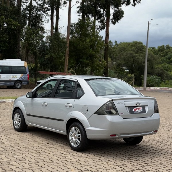 FORD FIESTA 1.6 8V 2014 2014/2014 NEURI VEÍCULOS LAJEADO / Carros no Vale